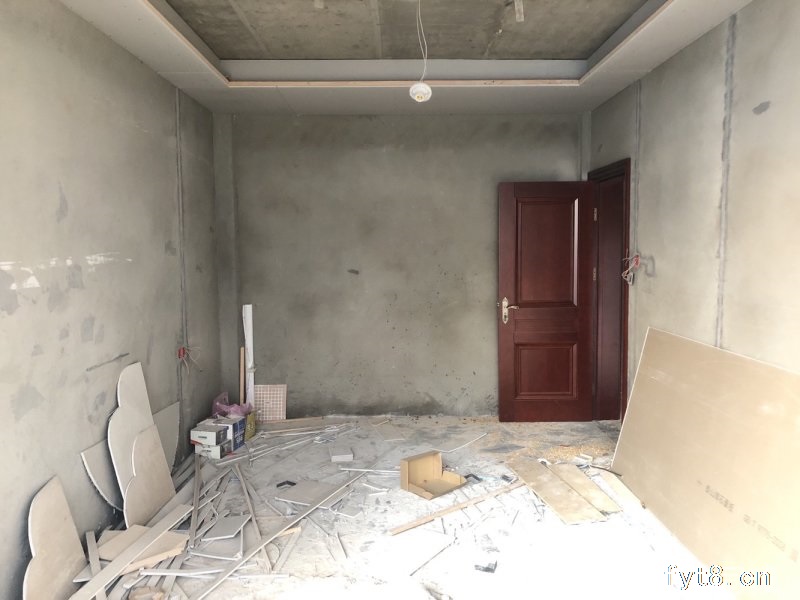 幸福家园复试别墅一共300平方左右产证齐全可按揭位置好